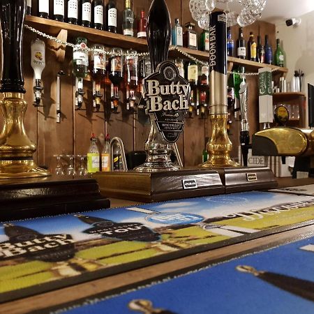 Bronllys The Cock Hotel מראה חיצוני תמונה