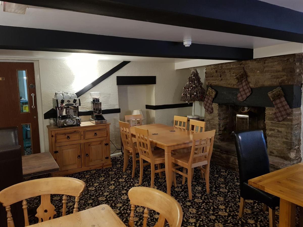 Bronllys The Cock Hotel מראה חיצוני תמונה